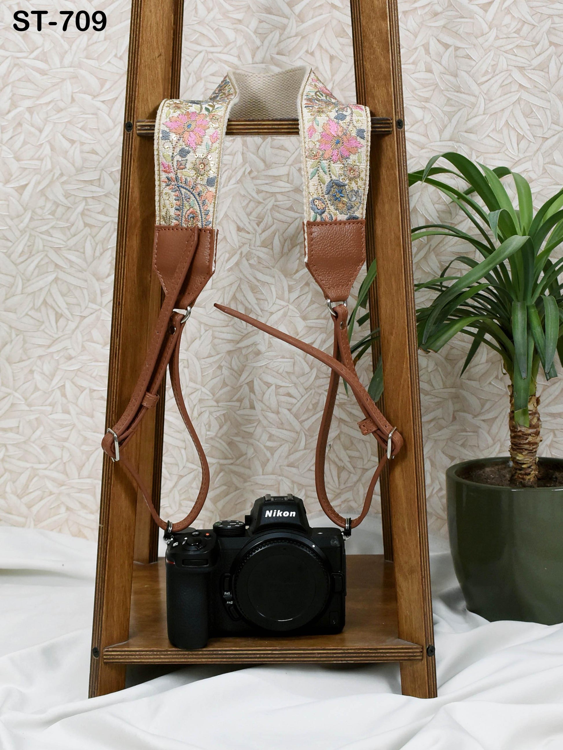 Photographer Leather Strap Sling Camera Strap Embroidery DSLR Camera Accessories Camera Holder Neck Shoulder Strap Christmas Gifts Boyfriend