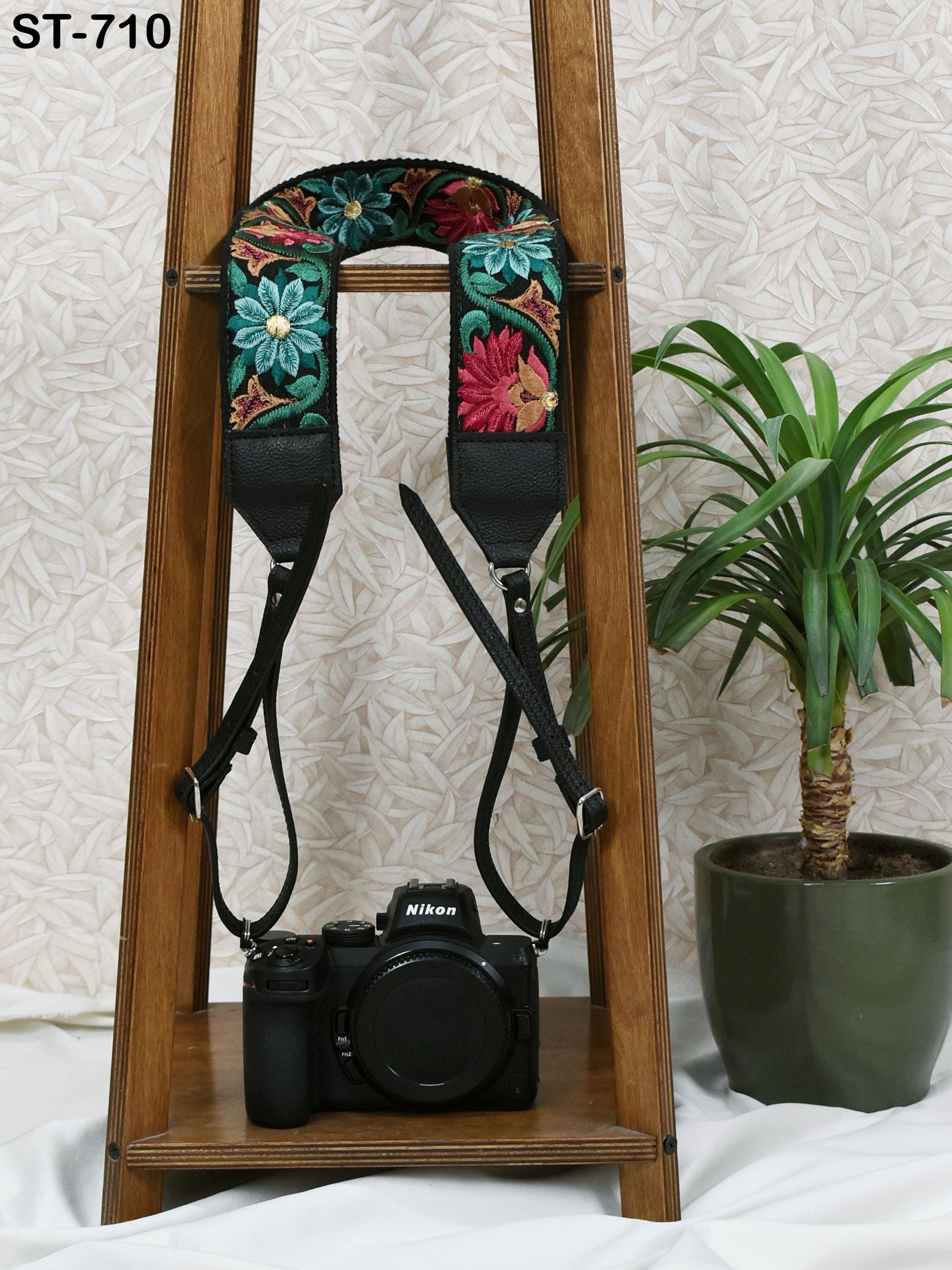Black Leather Strap Camera Neck Shoulder Strap Sling Strap Photographer DSLR Camera Accessories Camera Holder Christmas Gift Brother, Friend