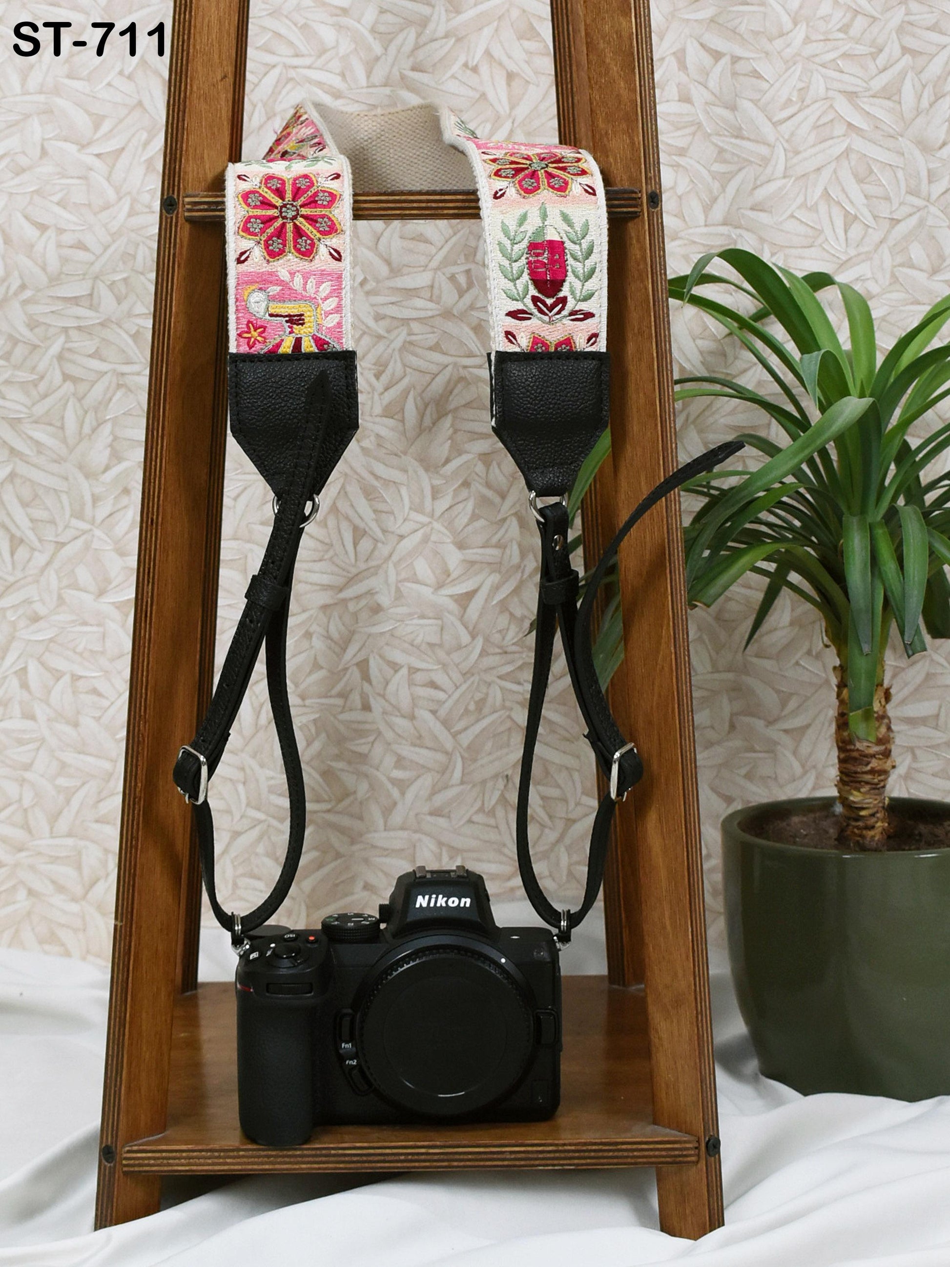 Replacement Leather Camera Strap Gift for Daughter Photographers Adjustable Embroidery Shoulder or Neck strap DSLR Camera Accessories Black