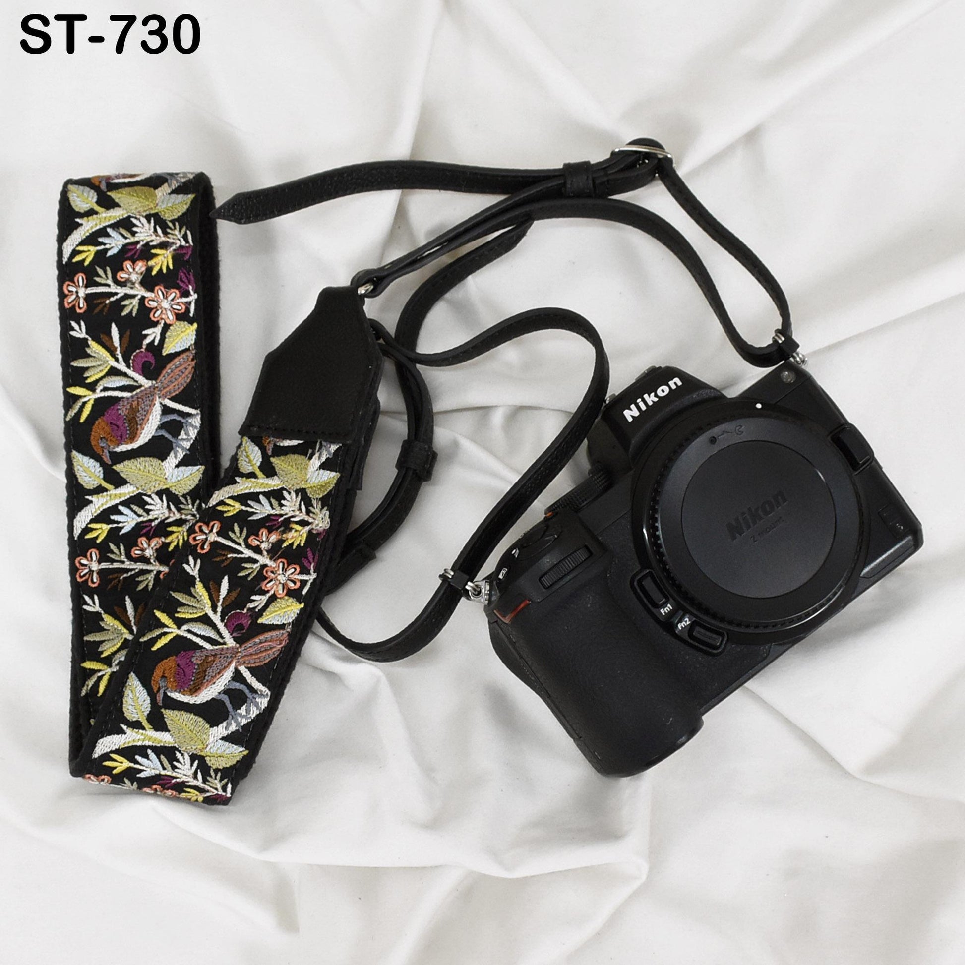 Sling Camera Strap Photographer Leather Strap Embroidery DSLR Camera Accessories Camera Holder Neck Shoulder Strap Christmas Gift for Friend