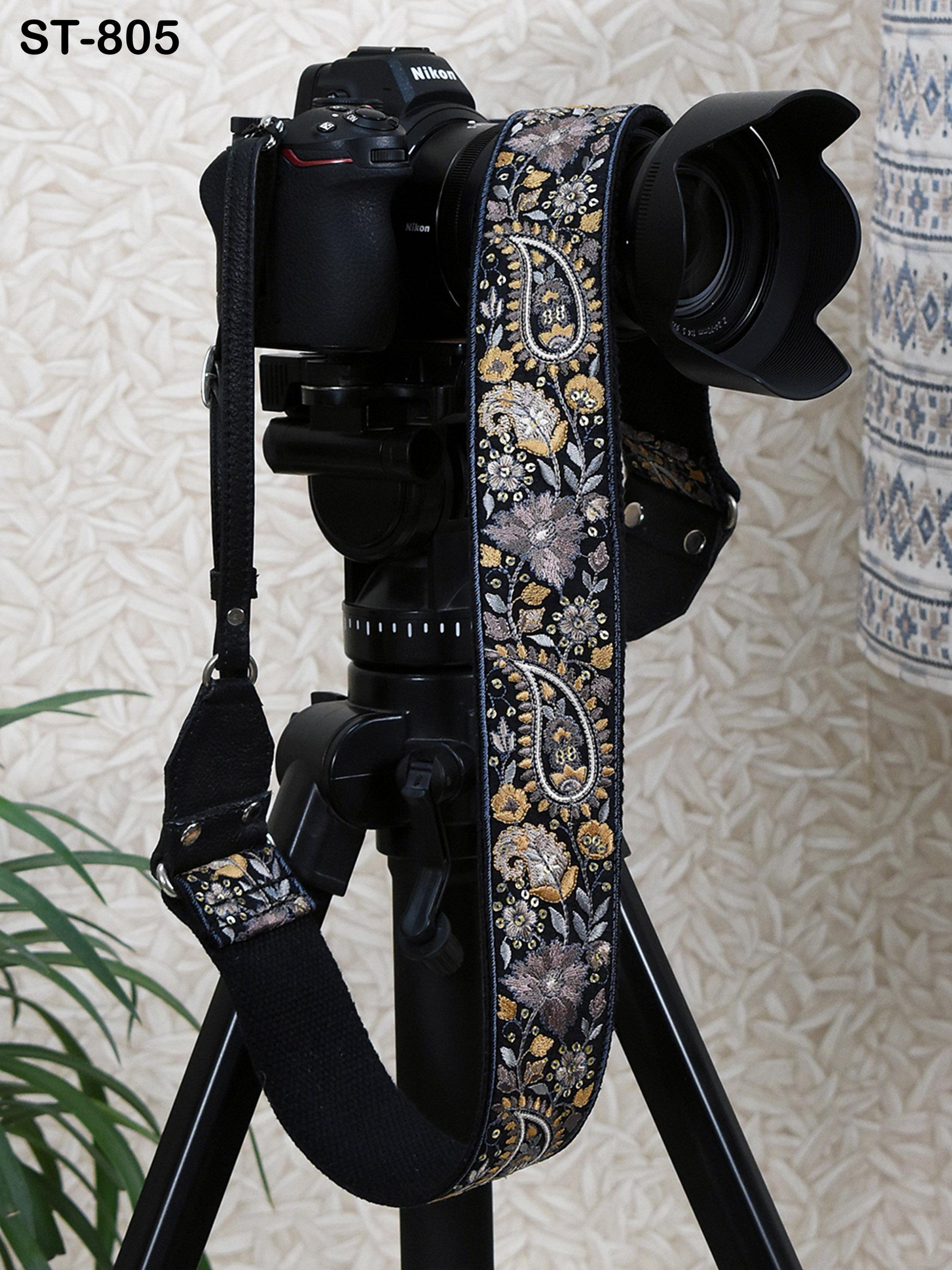 Leather Camera Strap Photographer Gift Adjustable Camera Neck Strap Embroidery Sling DSLR Camera Accessories Black Gift Boyfriend, Mother