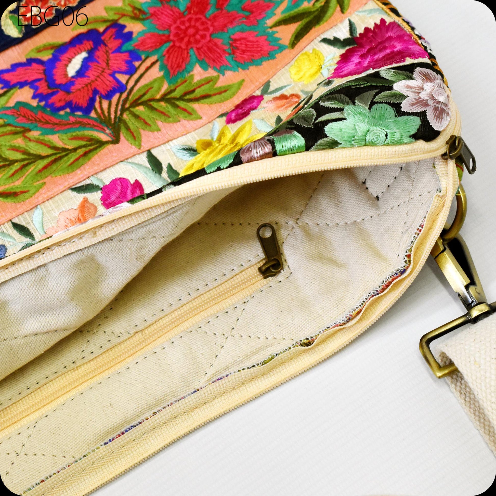 Embroidered Notepad Bag Boho Handbag Hippie Canvas Lining ipad Bag with zipper Shoulder Bag Cotton Bag Gift for Sister, Mom, Wife, Friends