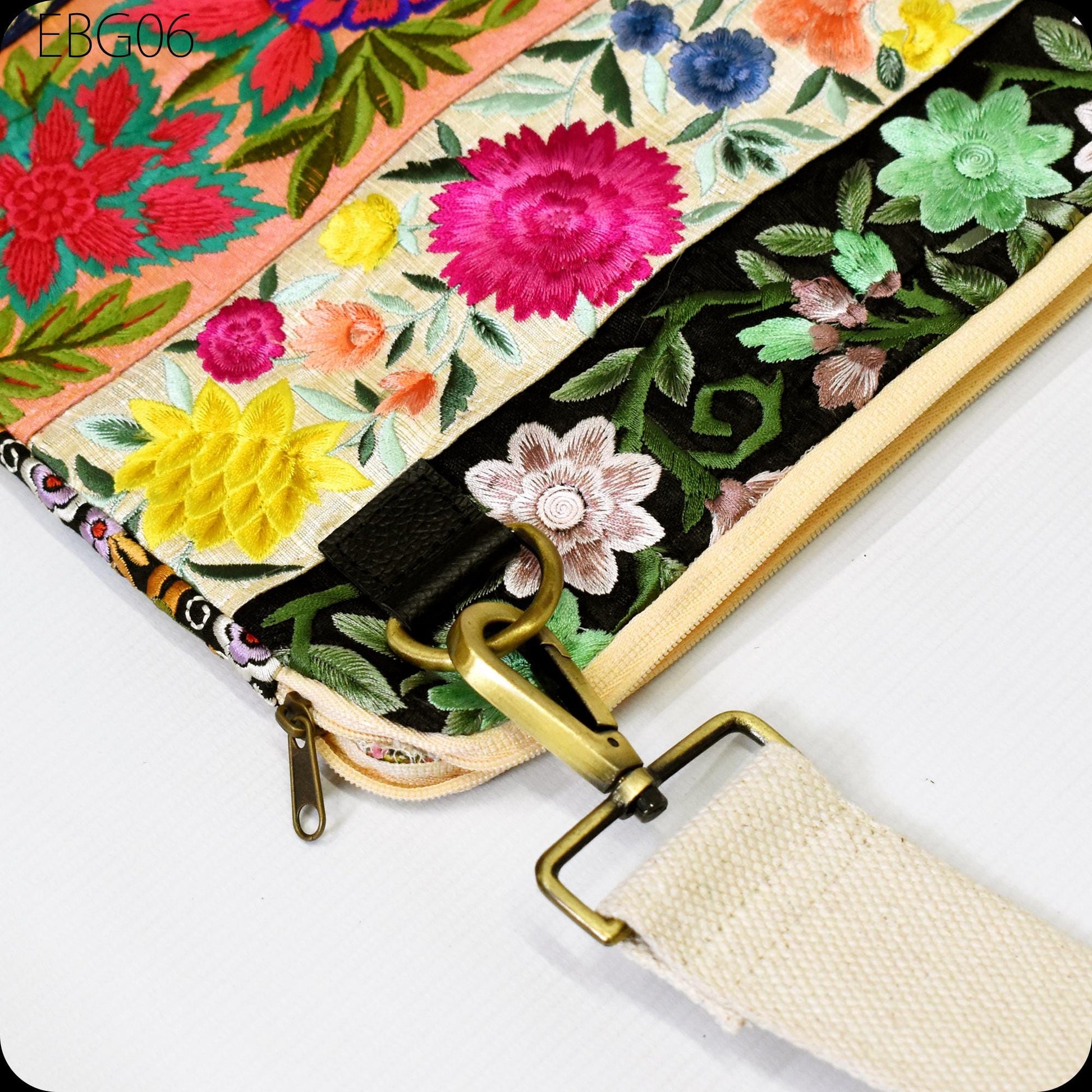 Embroidered Notepad Bag Boho Handbag Hippie Canvas Lining ipad Bag with zipper Shoulder Bag Cotton Bag Gift for Sister, Mom, Wife, Friends