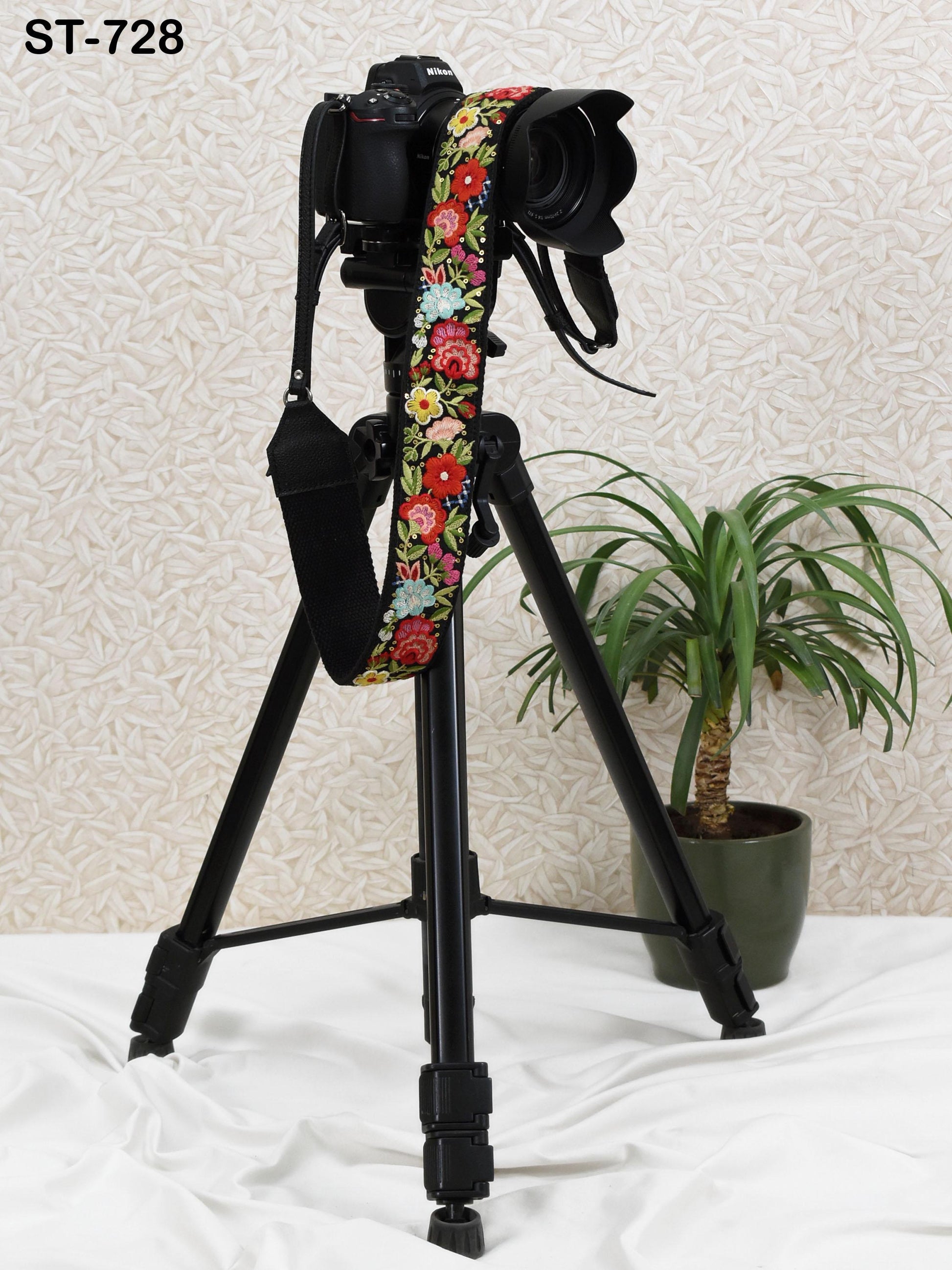 Camera Strap Photographer Sling Leather Strap Embroidery DSLR Camera Accessories Camera Holder Neck Shoulder Strap Christmas Gift for Mother