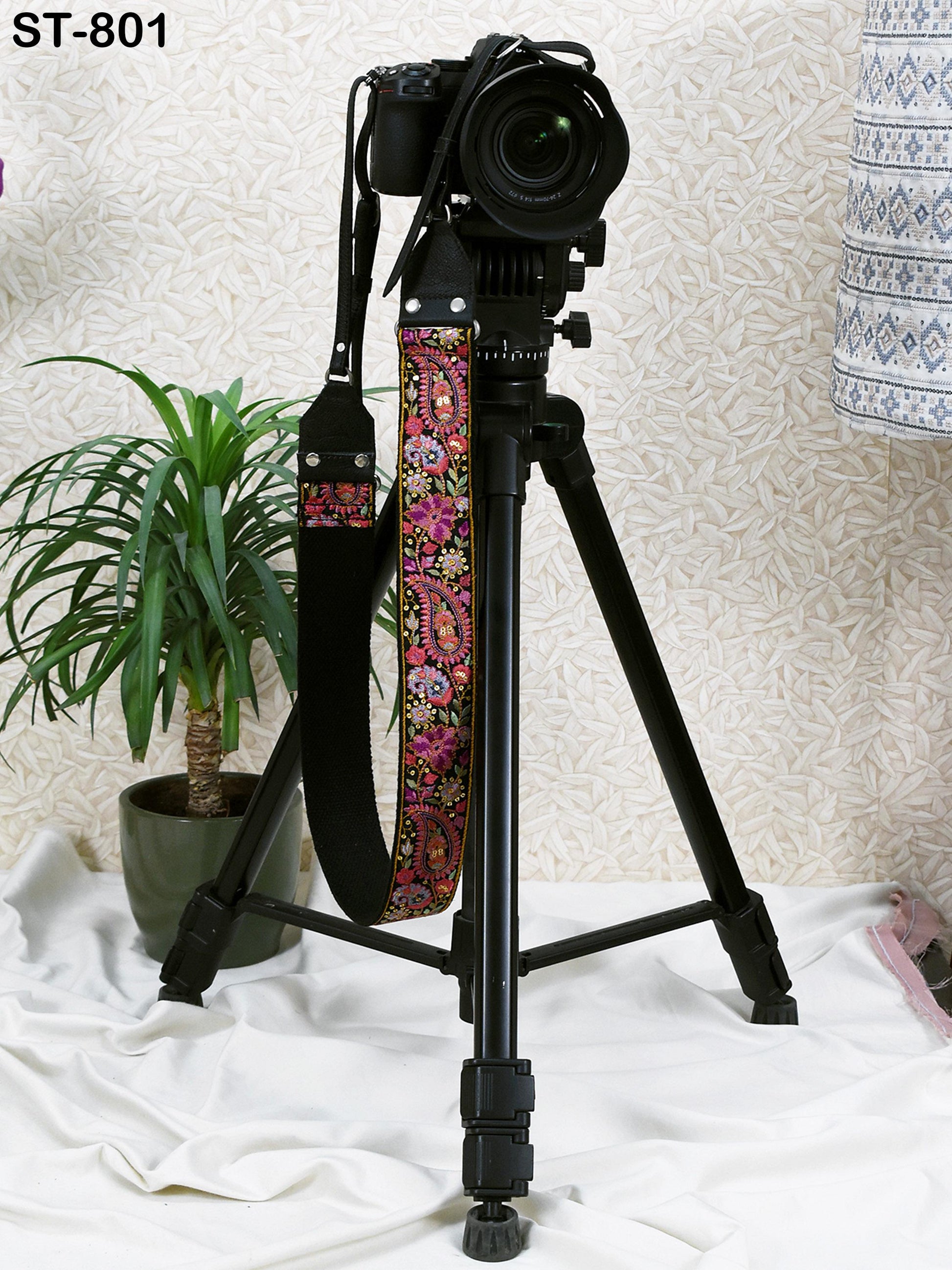 Sling Camera Strap Photographer Leather Strap Embroidery DSLR Camera Accessories Camera Holder Neck Shoulder Strap Christmas Gifts Boyfriend
