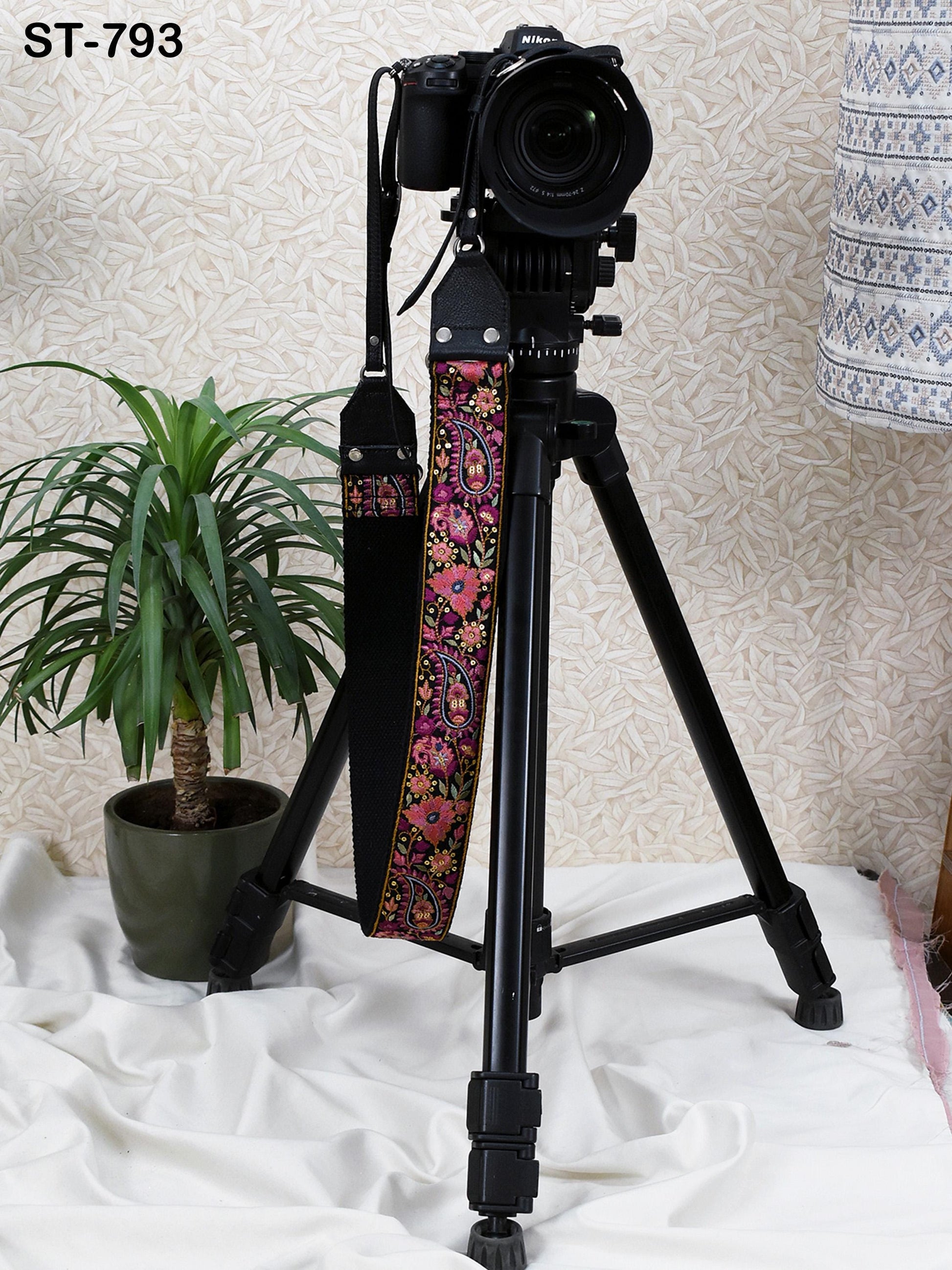 Sling Camera Strap Photographer Leather Strap Embroidery DSLR Camera Accessories Camera Holder Neck Shoulder Strap Christmas Gifts Boyfriend
