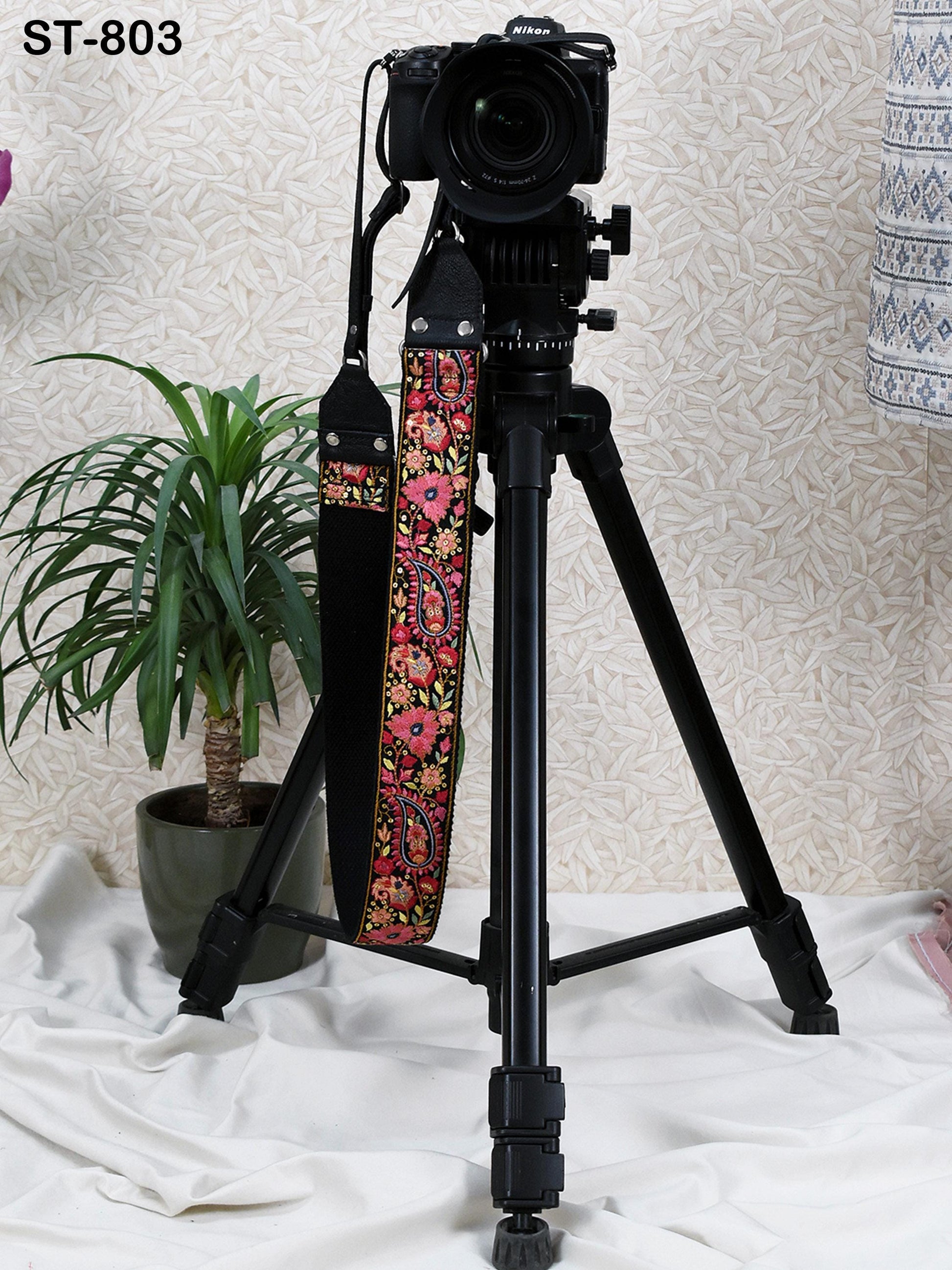 Sling Camera Strap Photographer Leather Strap Embroidery DSLR Camera Accessories Camera Holder Neck Shoulder Strap Christmas Gifts Boyfriend