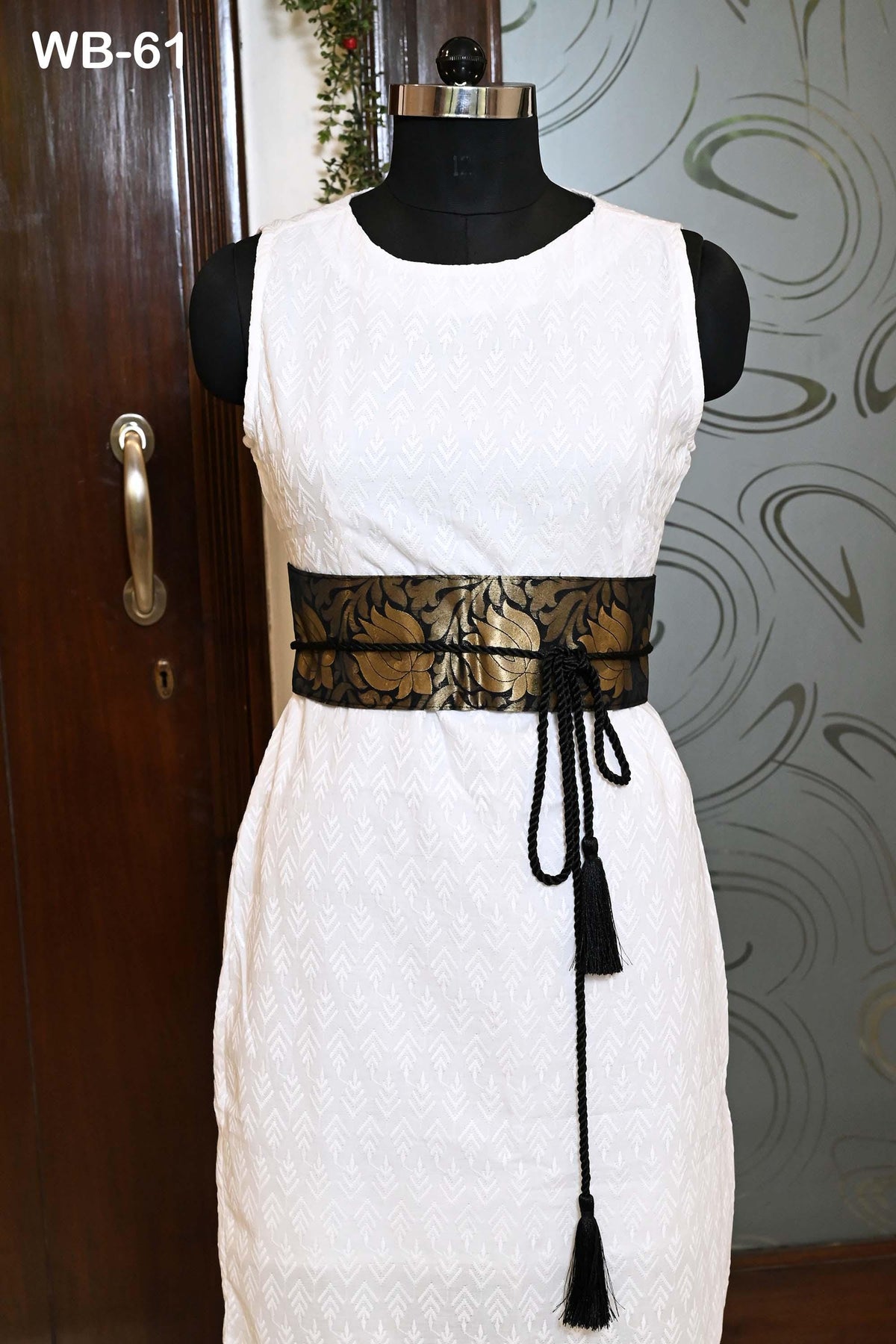Reversible Embroidered Obi Belt: Bohemian Ethnic Sash for Dresses with Velvet and Brocade (Customizable)