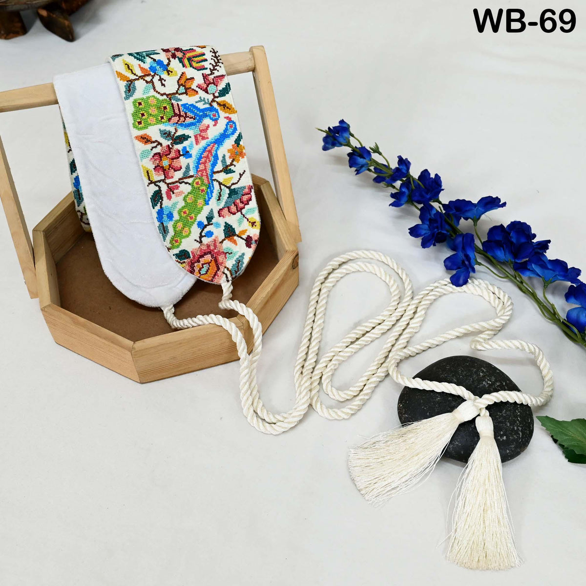 Reversible Embroidered Obi Belt: Bohemian Ethnic Sash with Tassels – Customizable Summer Wedding Accessory