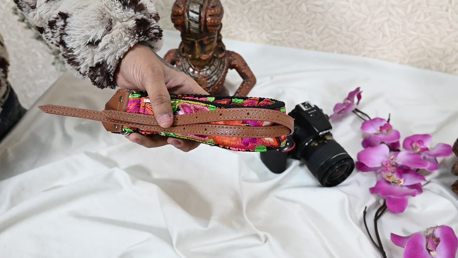 Embroidered Fabric and Leather Camera Strap, Adjustable Neck Shoulder Sling – Brown DSLR Accessories