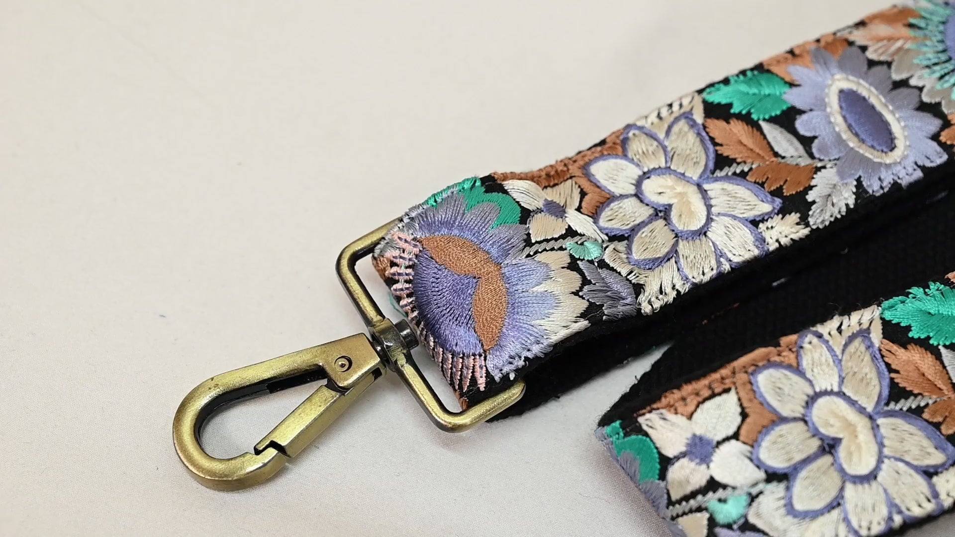 Embroidered Detachable Guitar Strap Crossbody Strap for Purses Bags Embroidery Replacement Messenger Strap Boho Tote Handbag Strap Gift Mom
