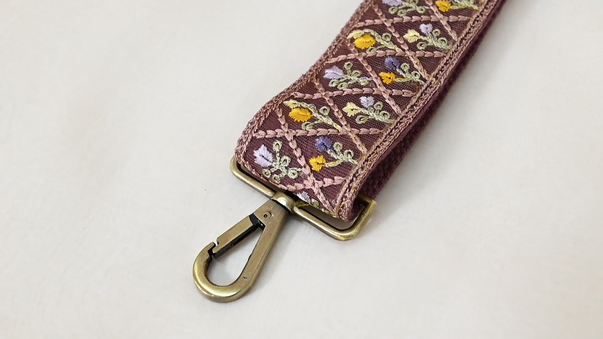 Embroidered Purse Strap Crossbody Strap for Purses Handbag Bag Strap Embroidery Replacement Guitar Strap Christmas Holiday Gift Daughter (Copy)